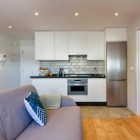 アパート Orzan 1 By Thebluewaveapartments Com